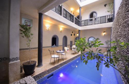 Kasbah House | Riad "Kasbah de Jade", Maison d'hotes avec piscine chauffee, jacuzzi, service hotelier, exclusivite possible!