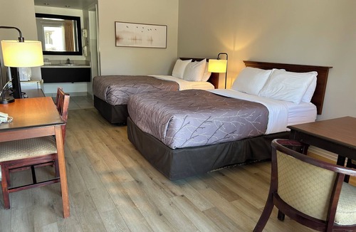 Ottawa Division Hotel | Rideau Heights Inn