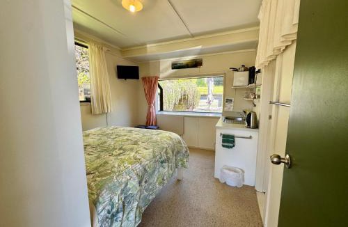 Waiotahi Bed & Breakfast | Ridgehaven Accommodation
