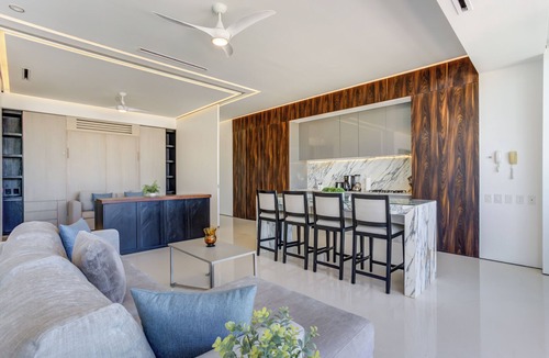 Romantic Zone Apartment | Ritzy Pier 57 Ocean Views Ocean Views Rooftop Pool Zona Romantica