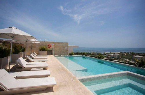 Zona Hotelera Apartment | RIVA 508 · Ocean view condo - Beach, pool & jacuzzi!