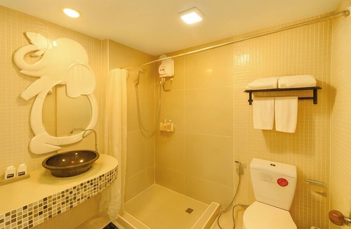 Sop Ruak Hotel | River Breeze Chiangsaen