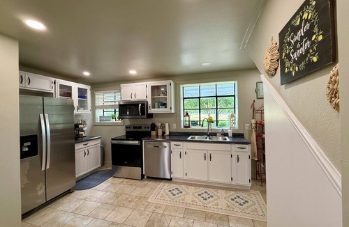 Hunt House | River House at Sleepy Hollow - Riverfront Retreat - Sleeps 14