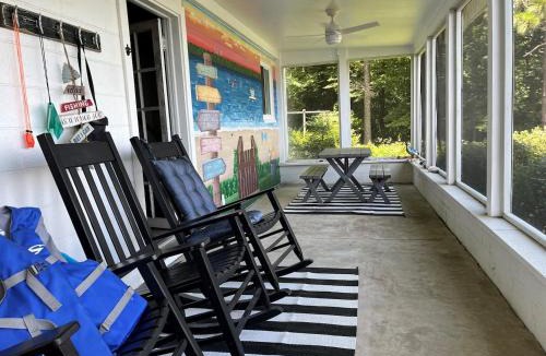 Surry House | Riverfront Oasis Kayaks, Private Beach, & More
