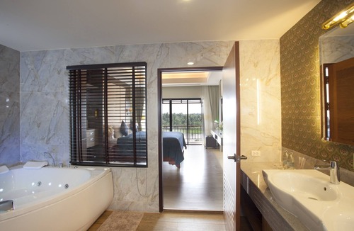Sam Phran Hotel | RK Riverside Resort & Spa