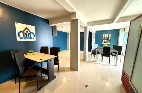 Santa Maria la Ribera House | RMS Hostal - SantaMaria