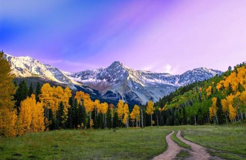Mountain Village Hotel | Rocky Mountain Lookout