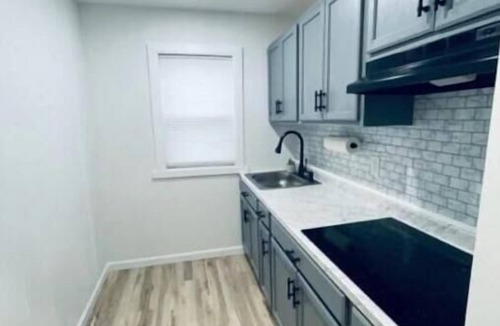 South Providence Apartment | Roger William 3 bedroom - 1st floor apartment