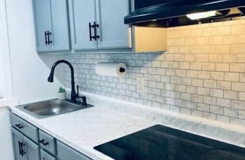 South Providence Apartment | Roger William 3 bedroom - 1st floor apartment