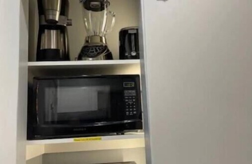 South Providence Apartment | Roger William 3 bedroom - 1st floor apartment