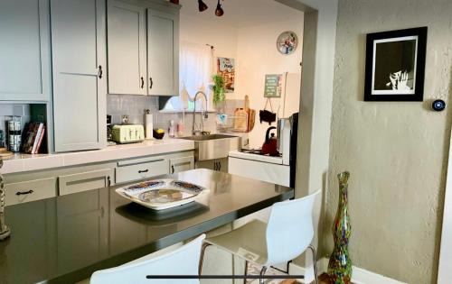 Atwater Village House | Romantic cottage with amazing garden