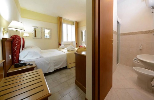 Bagni di Lucca Apartment | Room 'Camera Matrimoniale' with Shared Garden, Wi-Fi and Air Conditioning