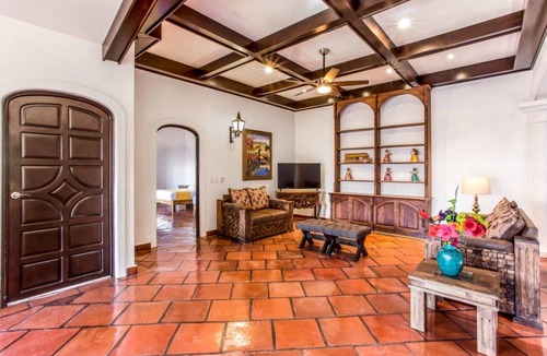 Ajijic Bed & Breakfast | Room "Los Naranjos" in Casa Caroline Bella