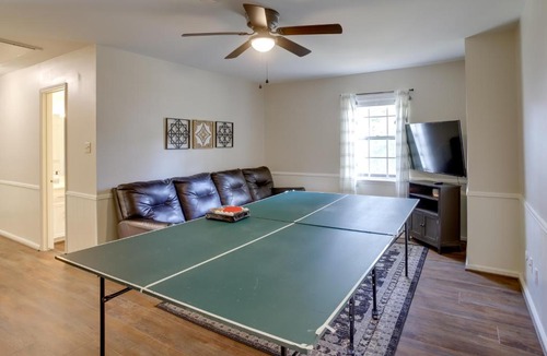 Houston House | Roomy Houston Rental with Home Office and Private Pool