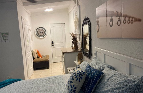 Rock Sound Bed & Breakfast | Rosebud