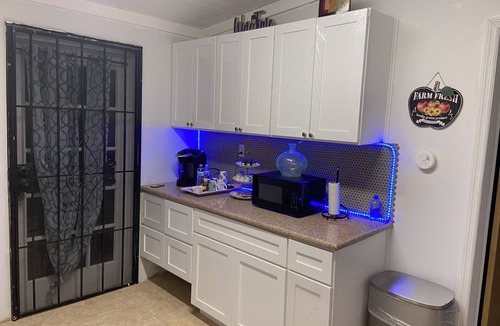 Rock Sound Bed & Breakfast | Rosebud