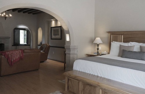 El Marques Bed & Breakfast | Royal Silver Inn Single Room with Living Room I