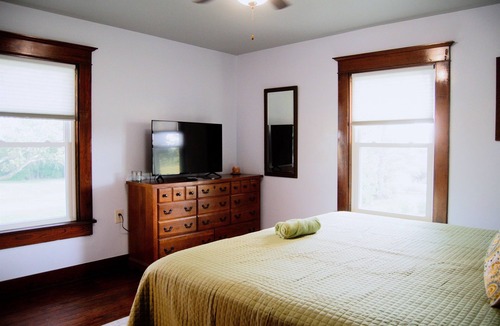 Van Wert Other | Rustic Five Oaks Farmhouse