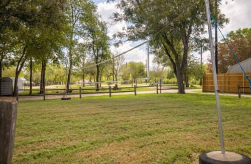 Burnet RV Rental | RV Site - Pull Through 36