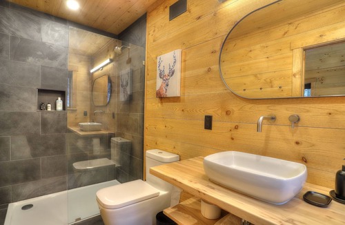 Rangeley House | Saddleback Chalet - Beautiful New Construction on Magalloway Loop
