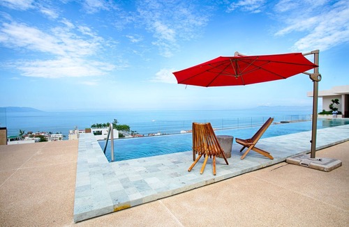 Emiliano Zapata Condo | Sail View Ocean Views, Rooftop Pool, Romantic Zone