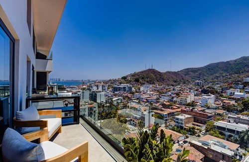 Emiliano Zapata Condo | Sail View Ocean Views, Rooftop Pool, Romantic Zone