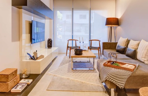 Romantic Zone Apartment | SailView 801 Romantic Zone Rooftop Pool Ocean Views