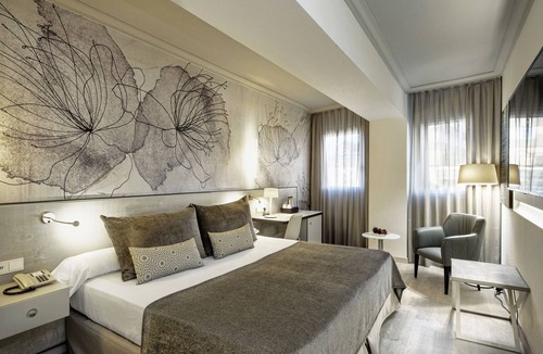 El Parc i la Llacuna del Poblenou Hotel | Sallés Hotel Pere IV