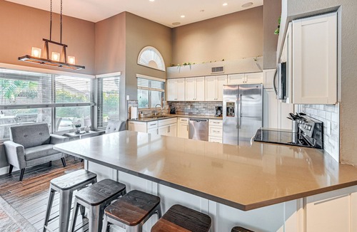 Warner Ranch House | Saltwater Pool & Grill: Tempe Retreat!