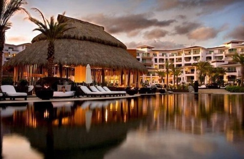 Zona Hotelera Condo | San Jose Del Cabo 2BR Pool View w/ WiFi, Resort Spa & Pool