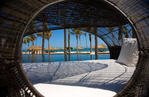 Zona Hotelera Condo | San Jose Del Cabo 2BR Pool View w/ WiFi, Resort Spa & Pool