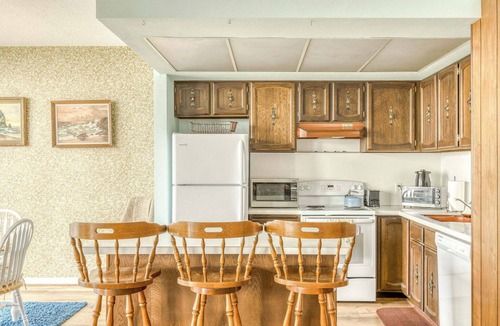 Seaside Condo | Sand & Sea (304) Retro Chic - Beachfront Retreat