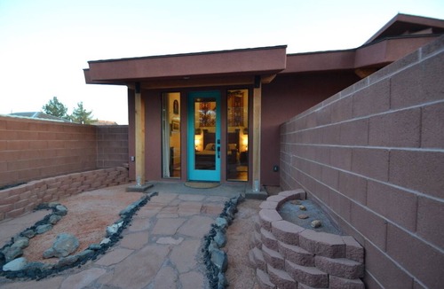 Virgin Apartment | Sandstone Studio w/Private Courtyard, 20 minutes from Zion