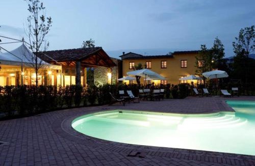 Sarzana Hotel | Sarzana-Charming Room Pool and BB