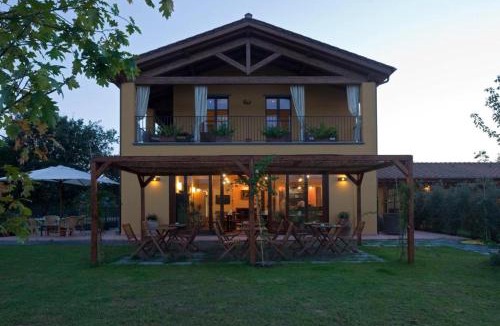 Sarzana Hotel | Sarzana-Charming Room Pool and BB