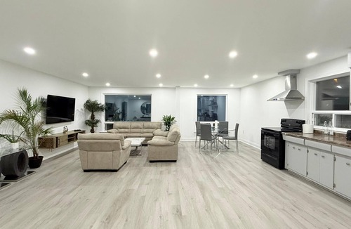 Agincourt House | Scarborough Private Home - 3BR 2BA - 5 min to 401H