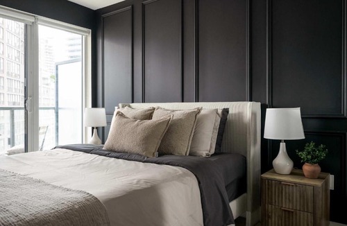 Bay Cloverhill Apartment | Scenic View Condo Near UofT Sleeps 4 with Sofa Bed!