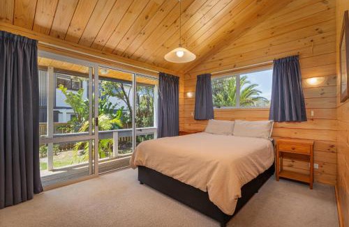 Matarangi House | Sea Breezes