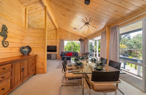 Matarangi House | Sea Breezes
