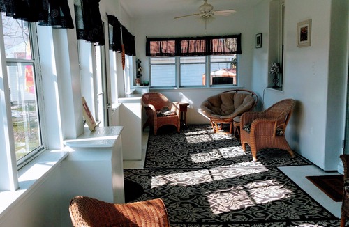Colonial Beach House | Seaside Serenity: Charming Cottage Steps from Sandy Beach & Downtown Delights