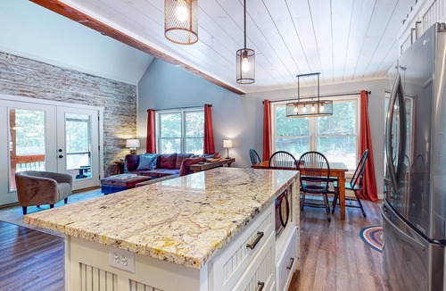 Eagle Mountain Cabin | Secluded cabin with electric fireplaces, foosball table, deck, hot tub& firepit