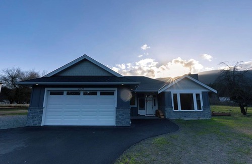 Regional District of Nanaimo House | Serene Farm Stay
