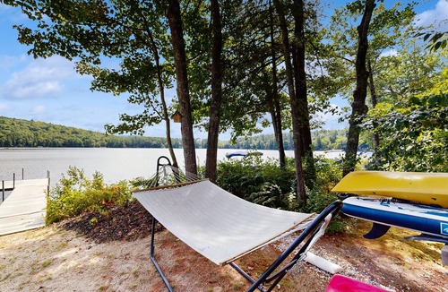 Casco House | Serene Lakefront Lodge with Private Beach, BBQ Grill, Dock and Game Room