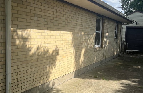 Springfield House | Serenity 2, Updated, Clean Home, Ifit Bike,WiFi, Fenced yard, near Yellow Spring