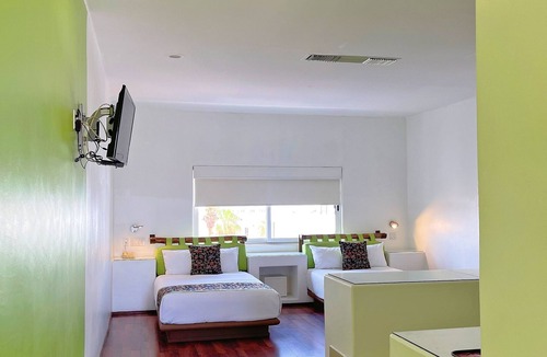 Ampliacion Juarez Hotel | Seven Crown Express & Suites by Kavia