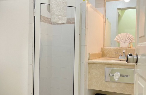 Ampliacion Juarez Hotel | Seven Crown Express & Suites by Kavia