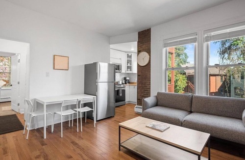 Shadyside Apartment | Shadyside, Pittsburgh, Modern and Cozy 1 Bedroom Apt with Free Parking