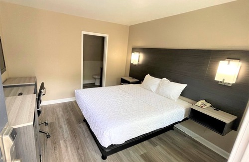 Seekonk Hotel | Shangri La Motel