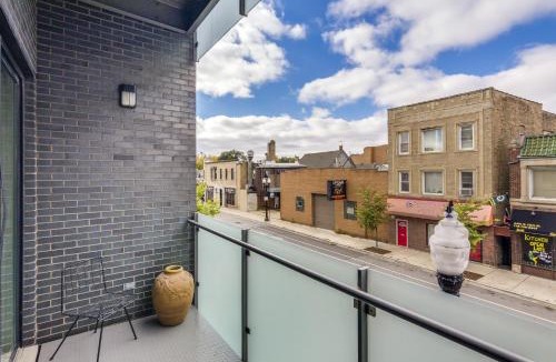 Sheridan Park Apartment | Sheridan Park Stunner! No Matter if You Are in Town for Business or Fun This Property Has You Covered apts