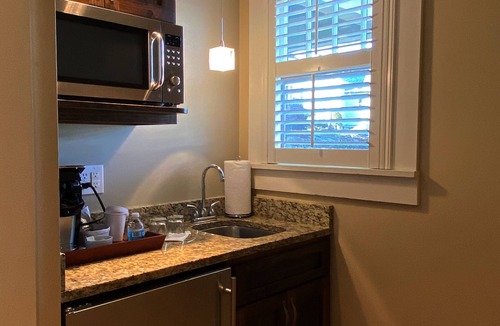 Bloomington Bed & Breakfast | Showers Inn